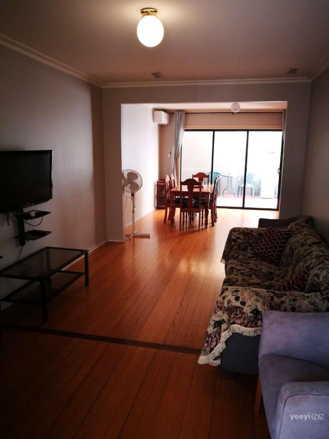 Moonee Valley Views Lejlighedshotel Melbourne Eksteriør billede